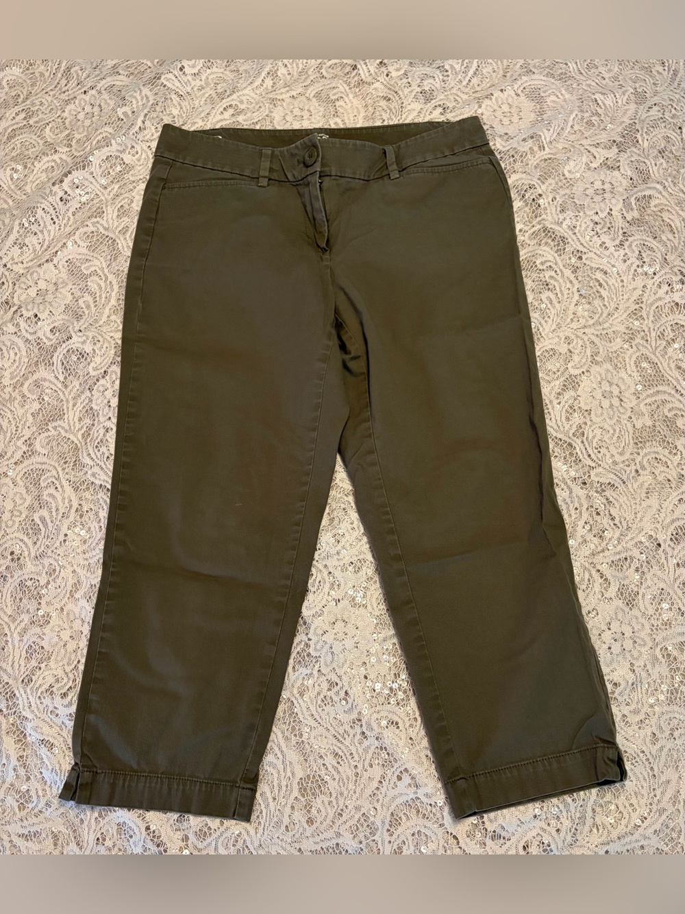 LOFT Pre-loved Women’s Olive Green Original Crop Pants Size 4P